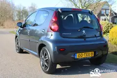 Foto van kenteken 00-TXX-8