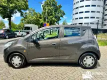 Foto van kenteken 02-LHJ-2