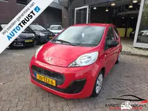 Foto van kenteken 10-TZJ-6