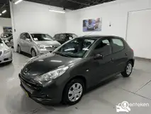Foto van kenteken 11-PTZ-7
