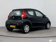 Foto van kenteken 25-NFB-4