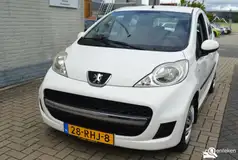Foto van kenteken 28-RHJ-8