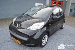 Foto van kenteken 32-PHN-1