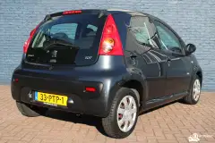 Foto van kenteken 33-PTP-1