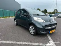 Foto van kenteken 51-NKF-8