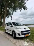 Foto van kenteken 63-RKN-8