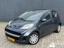 Foto van kenteken 71-NGR-3