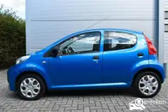 Foto van kenteken 74-RLX-8