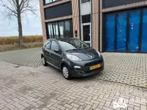 Foto van kenteken 76-ZGX-2