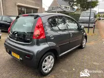 Foto van kenteken 77-LTZ-2