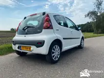 Foto van kenteken 77-TRV-8