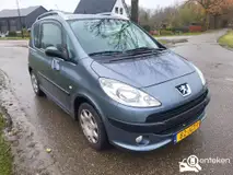 Foto van kenteken 82-JGT-1