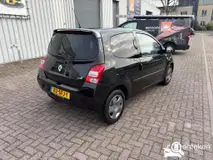 Foto van kenteken 82-SFJ-1