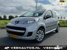 Foto van kenteken 92-NGH-9