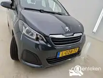 Foto van kenteken L-028-TZ
