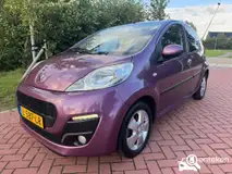 Foto van kenteken L-587-LR