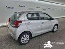 Foto van kenteken L-824-NF