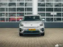 Foto van kenteken R-811-LT