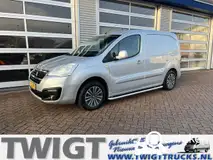 Foto van kenteken V-222-PG