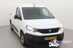 Foto van kenteken VNF-28-R Foto van kenteken VNF-28-R