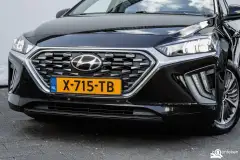 Foto van kenteken X-715-TB