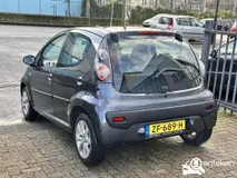 Foto van kenteken ZF-689-H