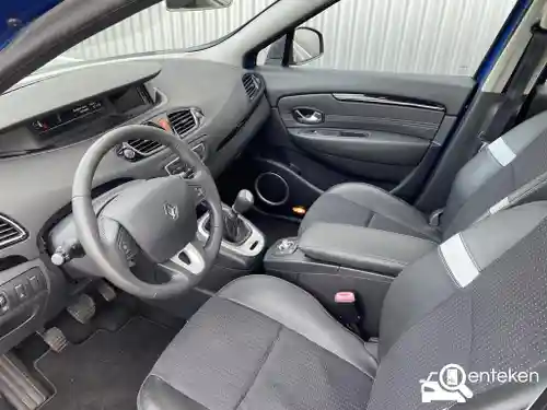 Renault Scénic TCe 130 2011