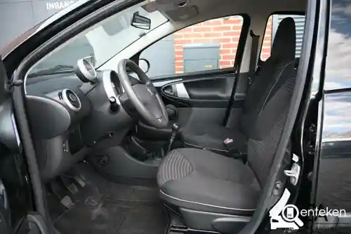 Peugeot 107 1.0 68 2012