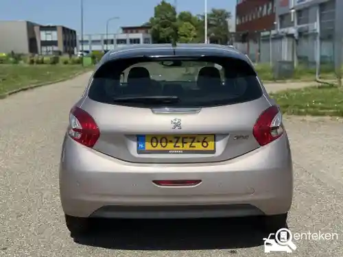 Peugeot 208 1.2 PureTech 82 2012