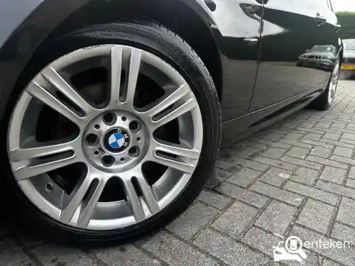 BMW 318i Touring 2011