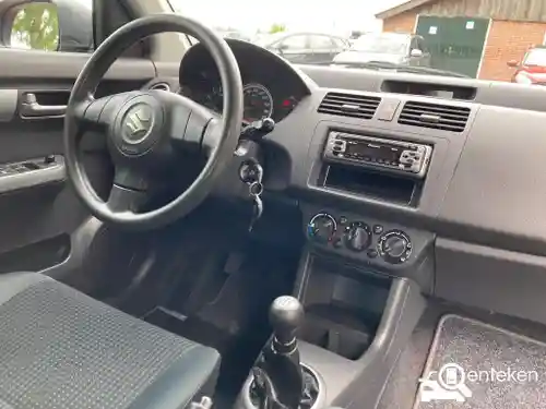 Suzuki Swift 1300 2007