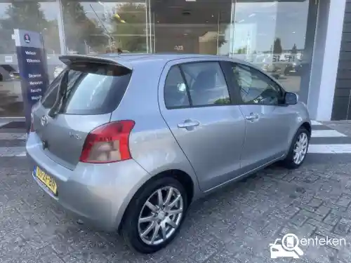 Toyota Yaris 1.3 2008