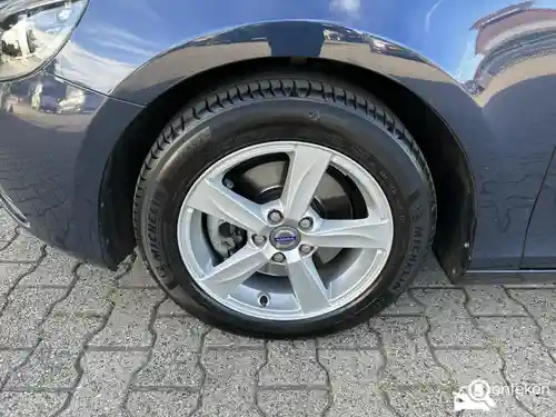 Volvo V40 T3 2013
