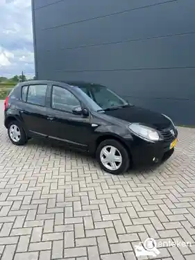 Dacia Sandero 1.2 16V 75 2011