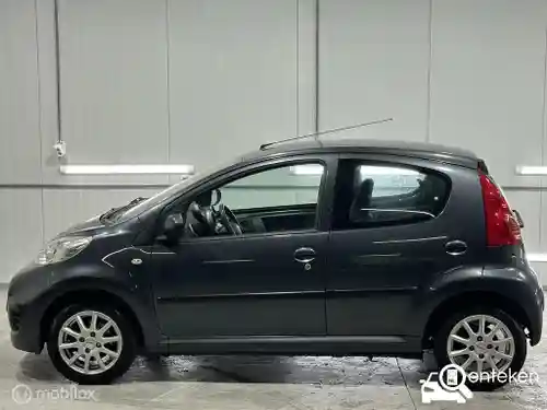 Peugeot 107 1.0 70 2011