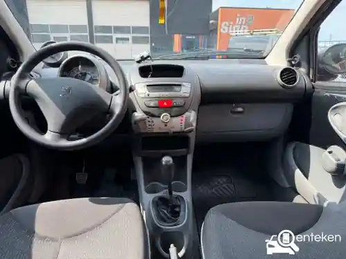 Peugeot 107 1.0 70 2011