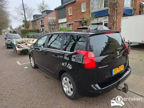 Peugeot 5008 120 VTi 2012