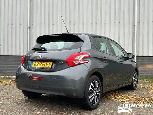 Peugeot 208 1.2 PureTech 82 2012