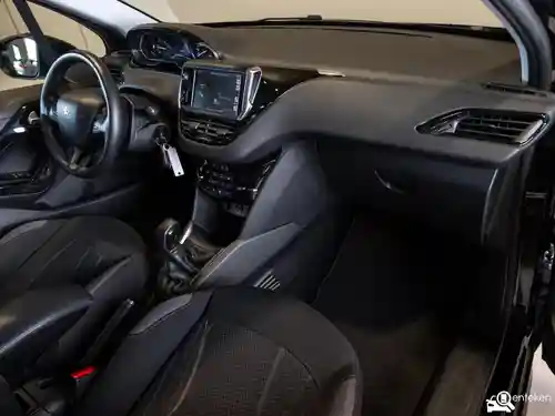 Peugeot 208 1.2 PureTech 82 2013