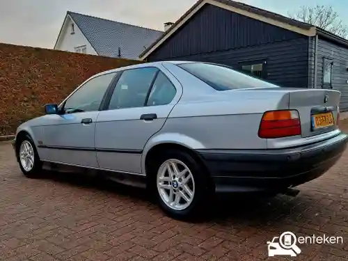 BMW 318i 1995