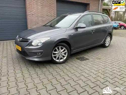 Hyundai i30 cw 1.4 blue 2011