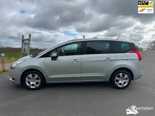 Peugeot 5008 155 THP 2011
