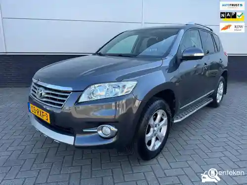 Toyota RAV4 2.0 2011