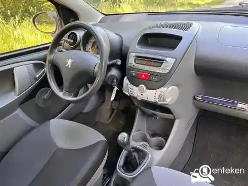 Peugeot 107 1.0 70 2012