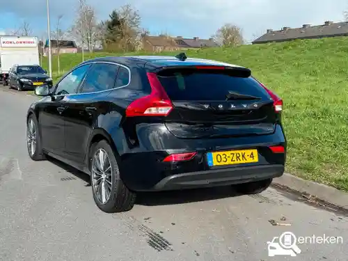 Volvo V40 D2 2013