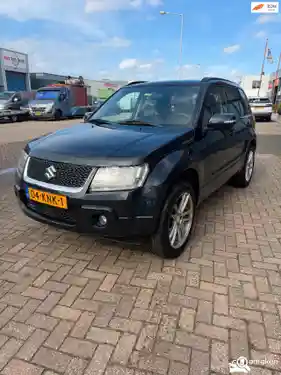 Suzuki Grand Vitara 2.4 2010