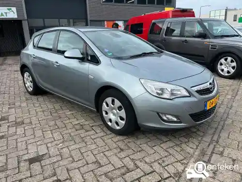 Opel Astra 1.6 2010