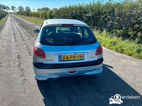 Peugeot 206 75 2004