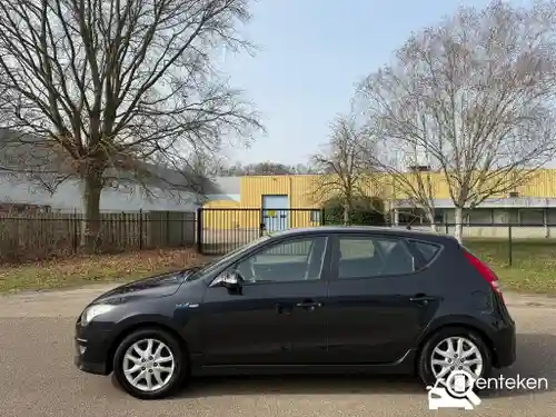 Hyundai i30 1.4 blue 2012