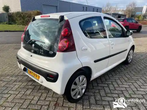 Peugeot 107 1.0 68 2012